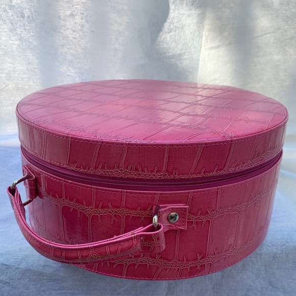 Pink Croc Jewelry Organizer - Picture 4 of 7
